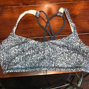 Lululemon Free to be Bra